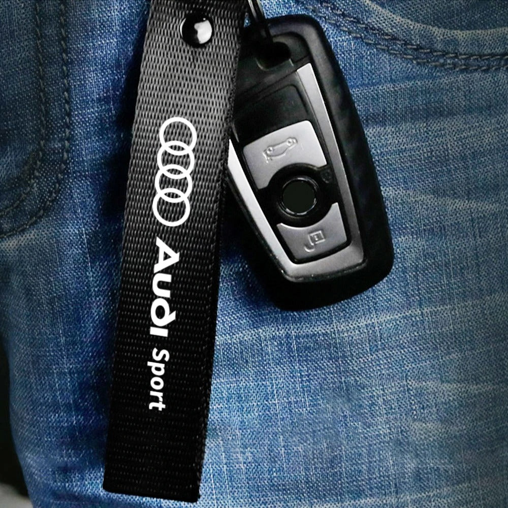 Audi raktų pakabukas audi sport raudonos arba juodos spalvos pavyzdys